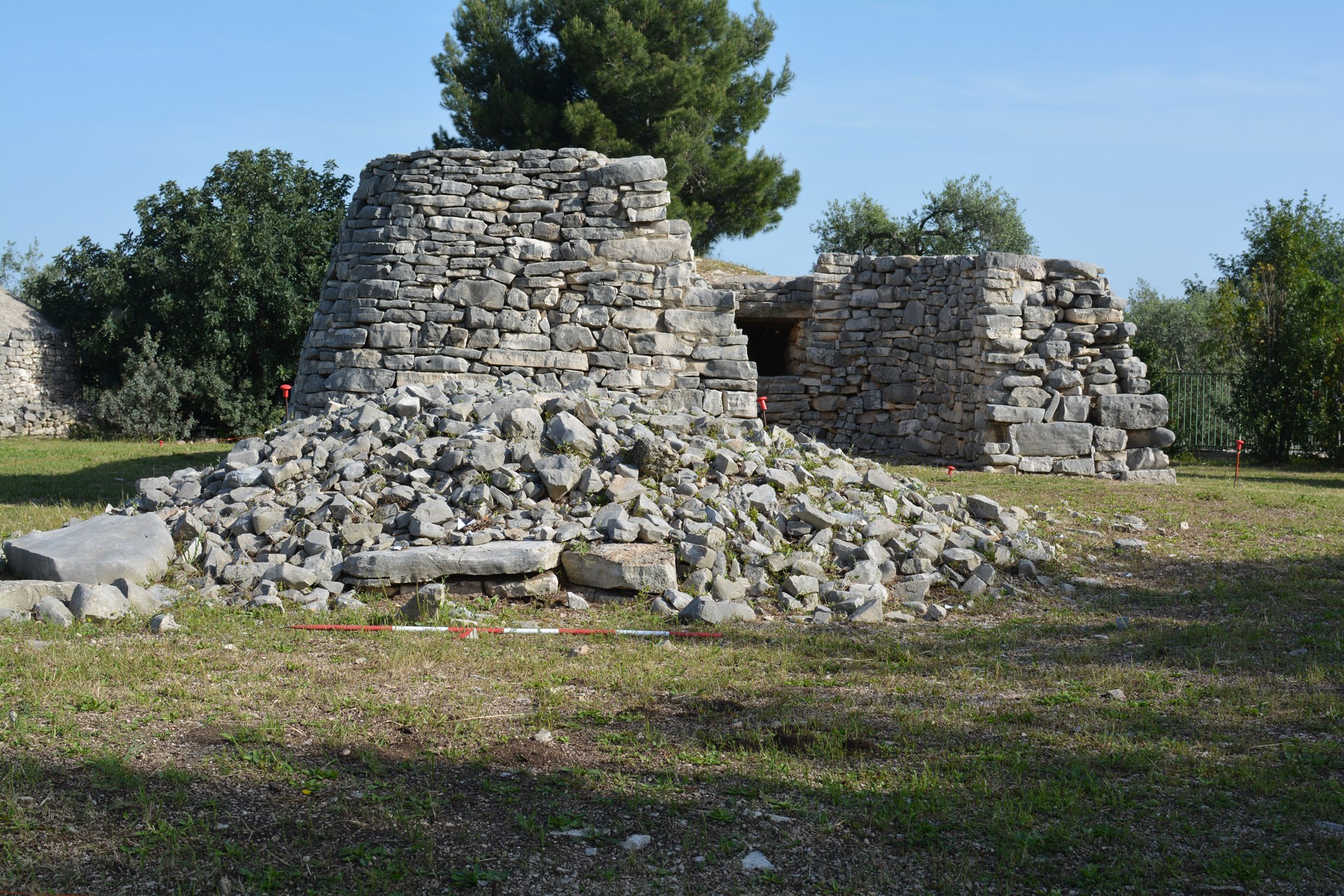 Il Dolmen San Silvestro visto dal lato meridionale